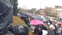 تجمع اعتراضی فرهنگیان بازنشسته ۱۴۰۰ مقابل مجلس