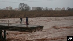 La tormenta Gloria causó grandes estragos en España. Este puente se derrumbó en Malgrat, cerca de Barcelona.