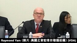 美国国会及行政当局中国委员会主席麦戈文众议员。