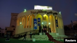 La première salle de cinéma au club culturel de Jeddah depuis la levée de l'interdiction du cinéma en Arabie Saoudite, 13 janvier 2018.