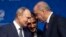 Tổng thống Thổ Nhĩ Kỳ Recep Tayyip Erdogan (phải) gặp Tổng thống Nga Putin hồi đầu tháng 1/2020