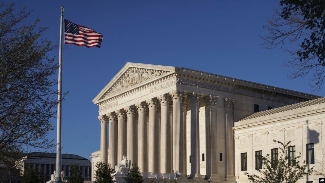 Gedung Mahkamah Agung di Washington, D.C, 4 April 2017. (Foto: dok).