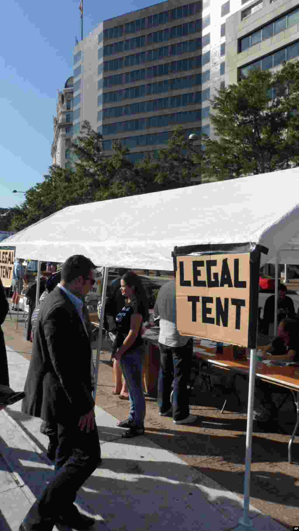 提供法律咨询的“法律帐篷”