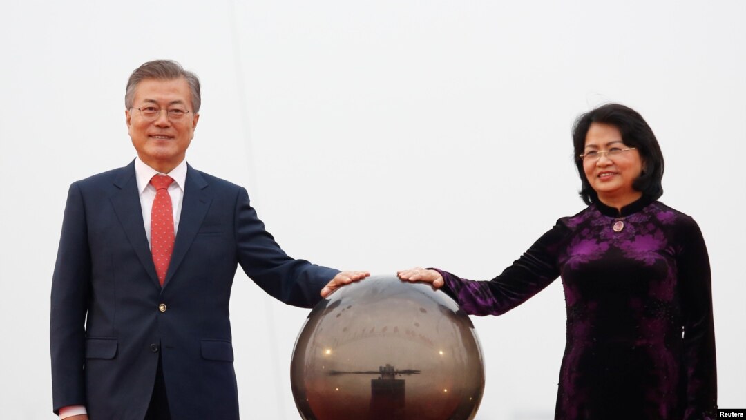 Phó Chủ tịch Đặng Thị Ngọc Thịnh và Tổng thống Hàn Quốc Moon Jae-in, Hà Nội, 22/03/2018.