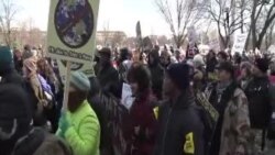 დემონსტრანტები ობამას მოუწოდებენ