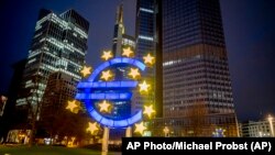 Фото: будівля Європейського центорбанку, Франкфурт