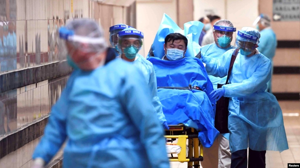香港伊利沙伯女王医院在转送一名武汉肺炎疑似病人。（2020年1月22日）(photo:VOA)