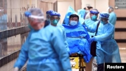 香港伊利沙伯女王医院在转送一名武汉肺炎疑似病人。（2020年1月22日）