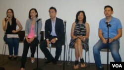 亞美電影節座談中國拍片甘苦右起：夏偉, 楊燕子, 丁溫慶,. 翁嘉綺 (美國之音宋德成) 