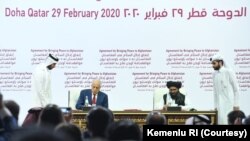 Wakil-wakil Amerika dan Taliban hari Sabtu (29/2) di Doha, Qatar, menandatangani perjanjian perdamaian yang berisi empat komponen penting. 