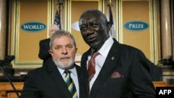 Dünya Gıda Ödülü dün Iowa eyaletinin Des Moines kentinde, törenle Gana eski Devlet Başkanı John Agyekum Kufuor ve Brezilya eski Devlet Başkanı Luiz Inacio Lula da Silva’ya (solda) verildi