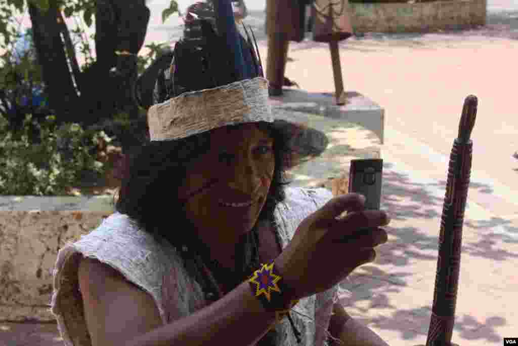 Delegado de una tribu amazónica. (Iscar Blanco, VOA)