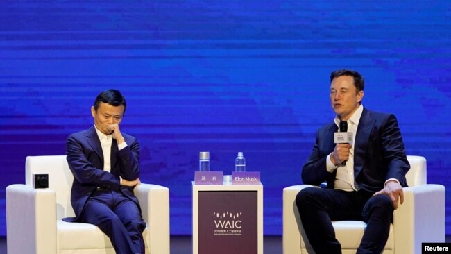 特斯拉聯合創始人兼CEO馬斯克和阿里巴巴創建人馬雲8月29日在上海舉行的2019世界人工智慧大會上進行對話。