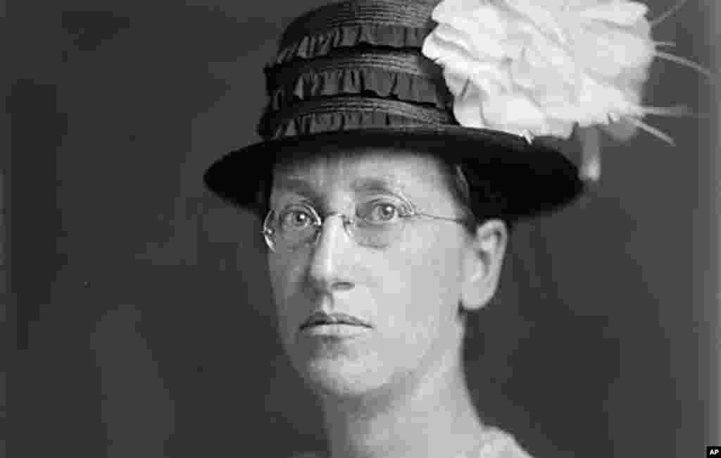 1946: Emily Greene Balch, United States (with John Raleigh Mott). She was Professor of Sociology and Economics at Wellesley College and was a delegate to the International Congress of Women at The Hague.