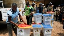 Des candidats centrafricains braqués en pleine campagne