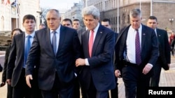 Wezîrê Derve yê Amerîka John Kerry û Serokwezîrê Bulgarî Boyko Borisov
