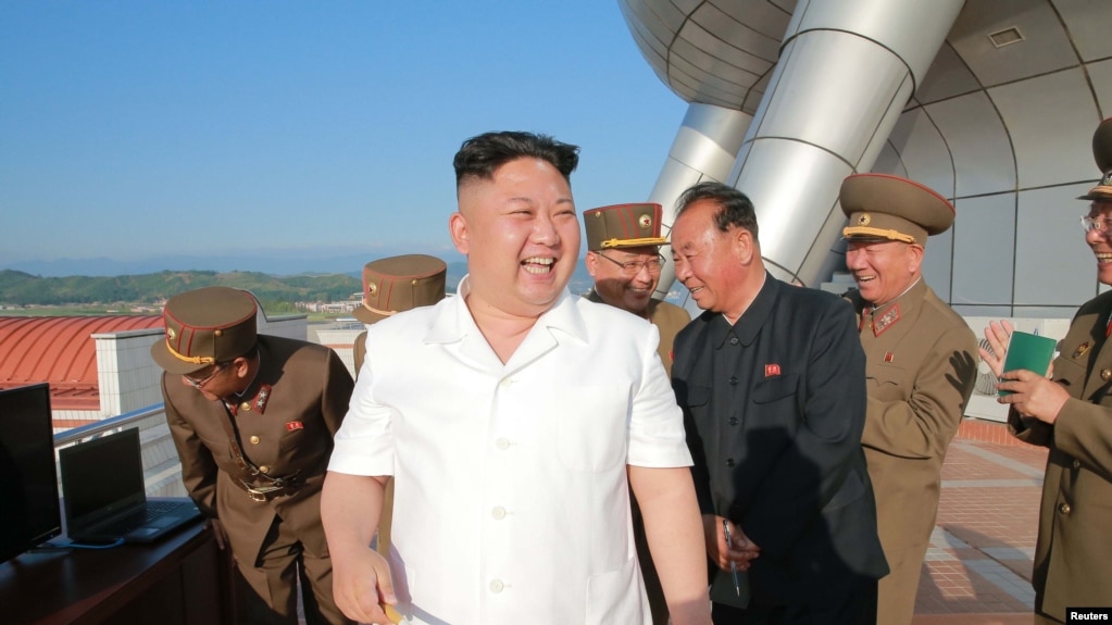 Lãnh tụ Kim Jong Un giám sát một vụ thử tên lửa của Bắc Triều Tiên