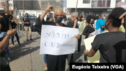 Rosana Almeida, jornalista cabo-verdiana, em manifestação pela liberdade de imprensa na Cidade da Praia, Cabo Verde. 4 de Fevereiro