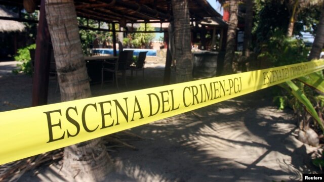 Las autoridades explicaron que tras el múltiple asesinato, la niña de nueve años permanece bajo custodia del estado.