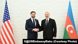 10일 아제르바이잔 바쿠에서 만난 JD 밴스 미국 부통령과 일함 알리예프 아제르바이잔 대통령.