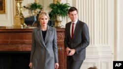  Ivanka Trump et son mari Jared Kushner, la Maison Blanche, le 15 février 2017. 