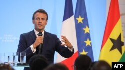 Le président français Emmanuel Macron lors du débat "Parlons d'Afrique" le 11 juillet 2019 à l'Elysée à Paris.