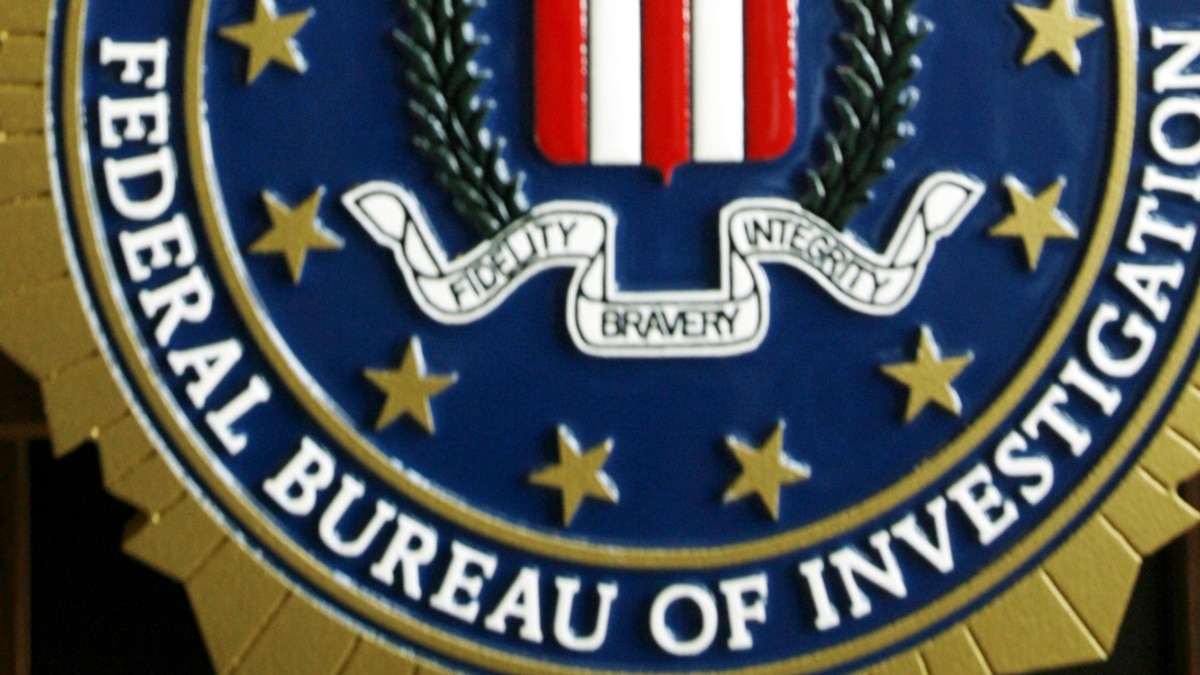 Ex Fbi Agent Pleads Guilty To Leaking Secrets To Reporter