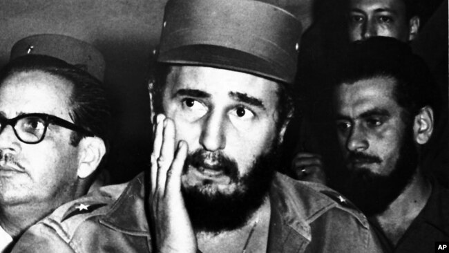 Fidel Castro từng là vị lãnh tụ tinh thần của nhiều nhà lãnh đạo Việt Nam và được để quốc tang ở quốc gia Đông Nam Á này khi ông qua đời tháng 11 năm ngoái.