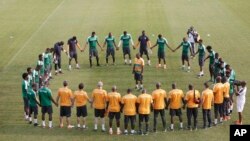 L'équipe ivoirienne lors d'un entraînement au Stade Akoakam Oyem, Gabon, le 15 janvier 2017.