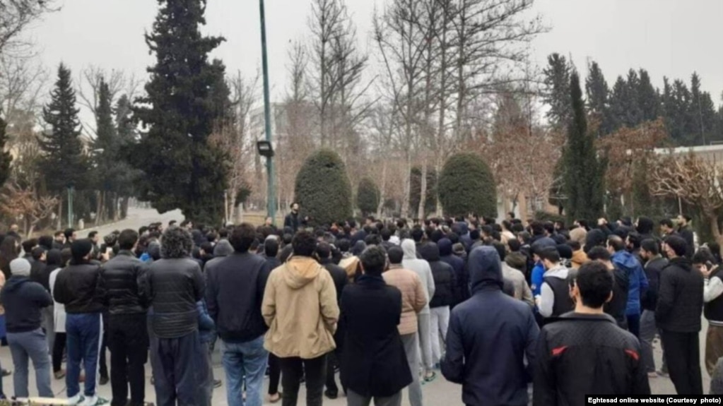 تجمع اعتراضی دانشجویان دانشگاه تهران (عکس آرشیوی)