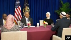 Presiden Obama bertemu dengan anggota komunitas Muslim Amerika di Islamic Society of Baltimore, Rabu, 3 Februari 2016.