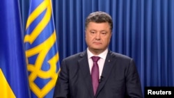 Petro Poroshenko Ukraina parlamentida o'z qarorini e'lon qildi. Kiyev, 25-avgust 2014-yil 