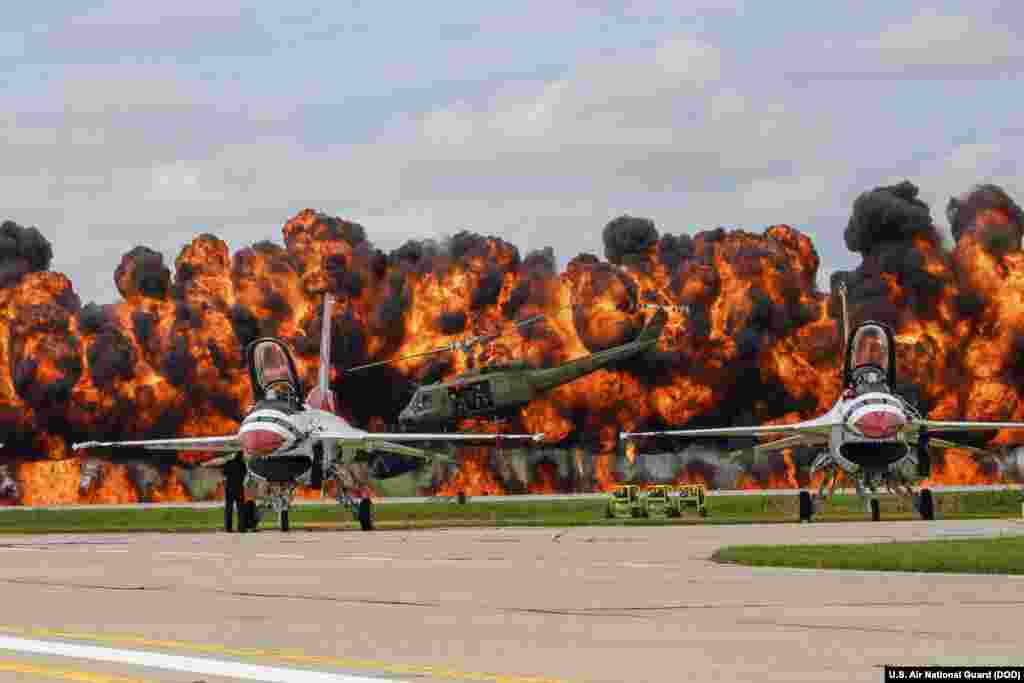 The Thunderbirds, the Air Force&#39;s flight demonstration team, perform during the Sioux Falls Air Show in Sioux Falls, South Dakota, Aug. 18, 2019.