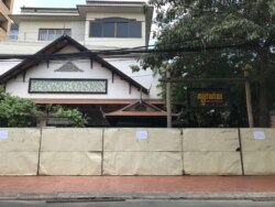 Sbov Meas restaurant is temporarily closed from March 25 due to slow business amid coronavirus outbreak. (Kann Vicheika/VOA Khmer)