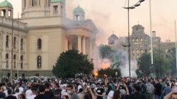 Protest u Beogradu: Policija upotrebila suzavac