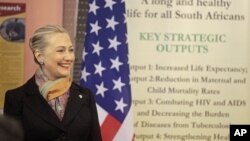 Menteri Luar Negeri AS, Hillary Clinton di Cape Town, Afrika Selatan (8/8). 