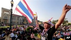Thai anti-government protesters rally in Bangkok, March 29, 2014.