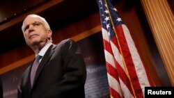 Thượng nghị sỹ McCain tại QH Mỹ ngày 28/7/2017