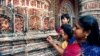 10 Hurt in Bomb Blasts at Hindu Temple in Northern Bangladesh