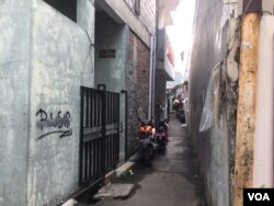 An alleyway in Pasar Minggu Baur, which is home to many East African refugees, South Jakarta, Indonesia, July 26, 2017. (K. Varagur)