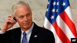 Senator Ron Johnson za vrijeme konferencije za novinare prilikom posjete Beogradu, 18. februar 2018.