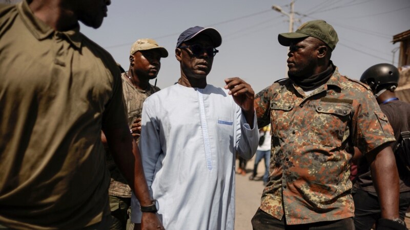 Au Sénégal, la société civile et l'opposition maintiennent la pression