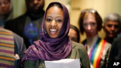 Professor Larycia Hawkins, seorang pengajar di Wheaton College yang menulis komentar bahwa umat Kristen dan Islam "menyembah Tuhan yang sama." (foto: dok).