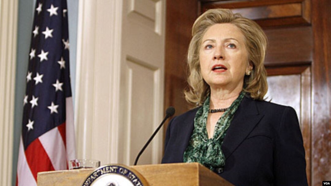 Menlu AS Hillary Clinton memberikan pernyataan mengenai kematian Osama bin Laden sehari setelahnya, Senin (2/5).