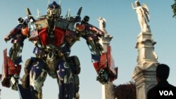 Optimus Prime es el líder de los robots que llegaron desde otro planeta hace miles de años.