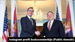 Aleksandar Vučić i Majk Pompeo tokom susreta (Foto: budućnostsrbijeav)