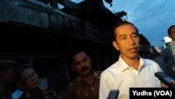 Presiden Joko Widodo saat meninjau Pasar Klewer Solo, Rabu, 31 Desember 2014 (Foto: Dok)