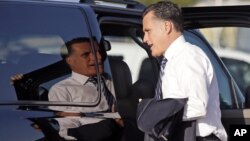 El candidato republicano Mitt Romney viaja este miércoles a Florida donde participará en una entrevista con la cadena hispana Univisión.