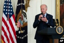 Predsjednik Joe Biden govori u Bijeloj kući poslije sastanka sa republikancima. (Foto: AP/Manuel Balce Ceneta)