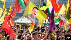 Kurd li Almanya bo Azad kirina Ocalan dimeşin.